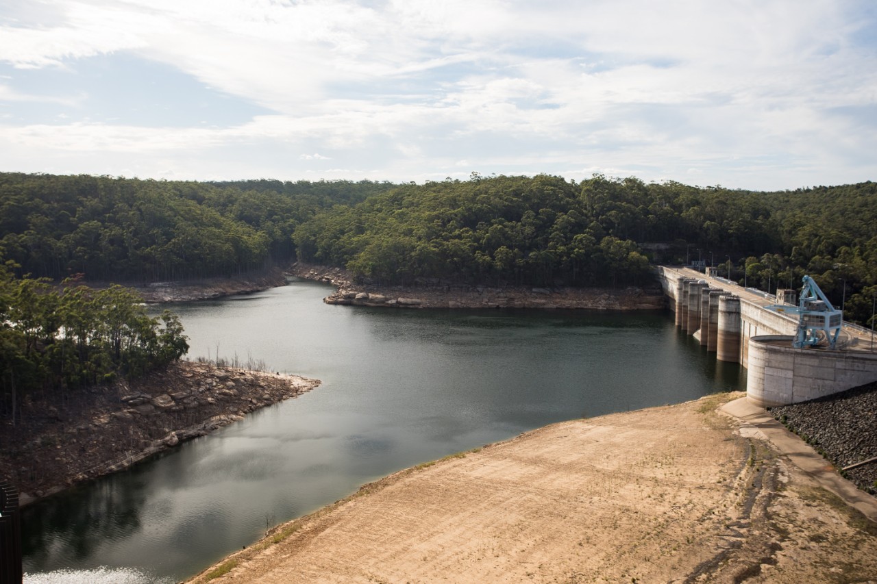 A photo of Warragamba Dam during drought.