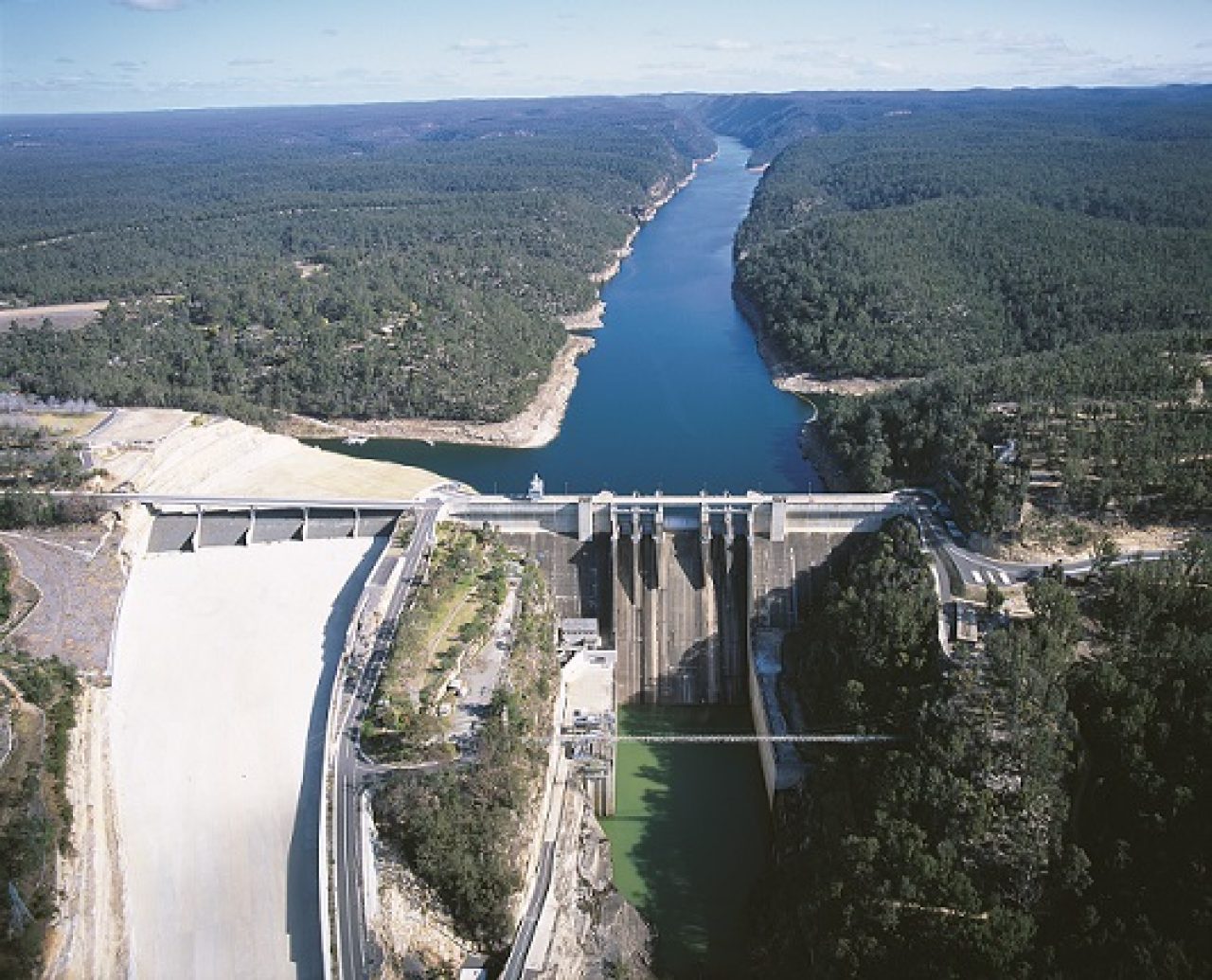 Aerial view of Warragamba Dam wall 