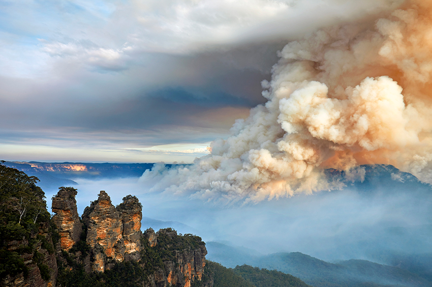 Fire raging in the Blue Mountains
